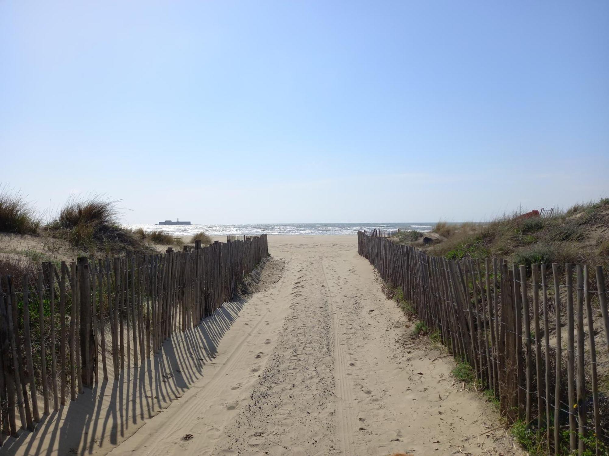 Helios 32, T2 Climatise, Parking, 500M Plage Agde Esterno foto